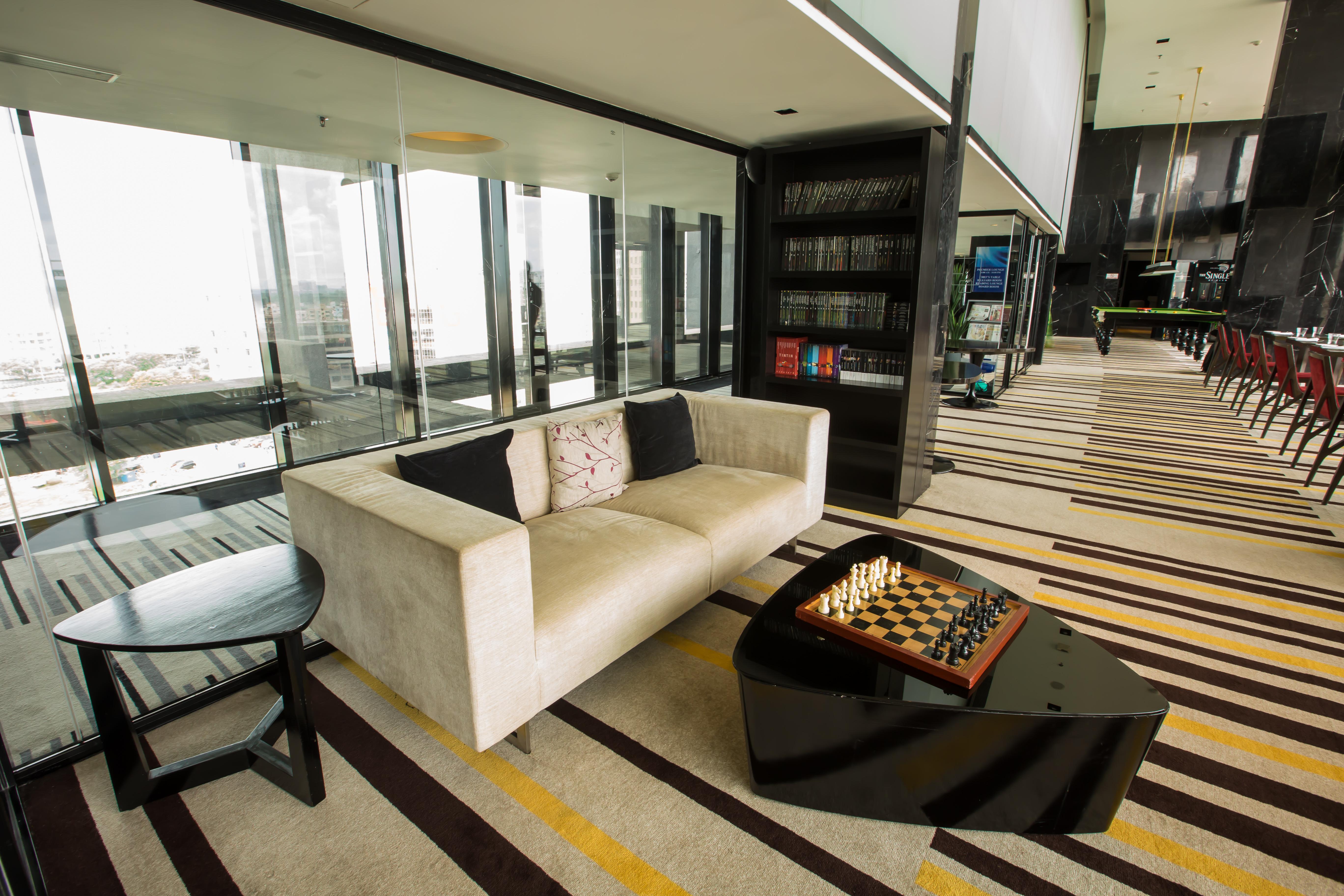 Novotel Kolkata Hotel And Residences Calcutá Exterior foto The Club lounge at KLIA