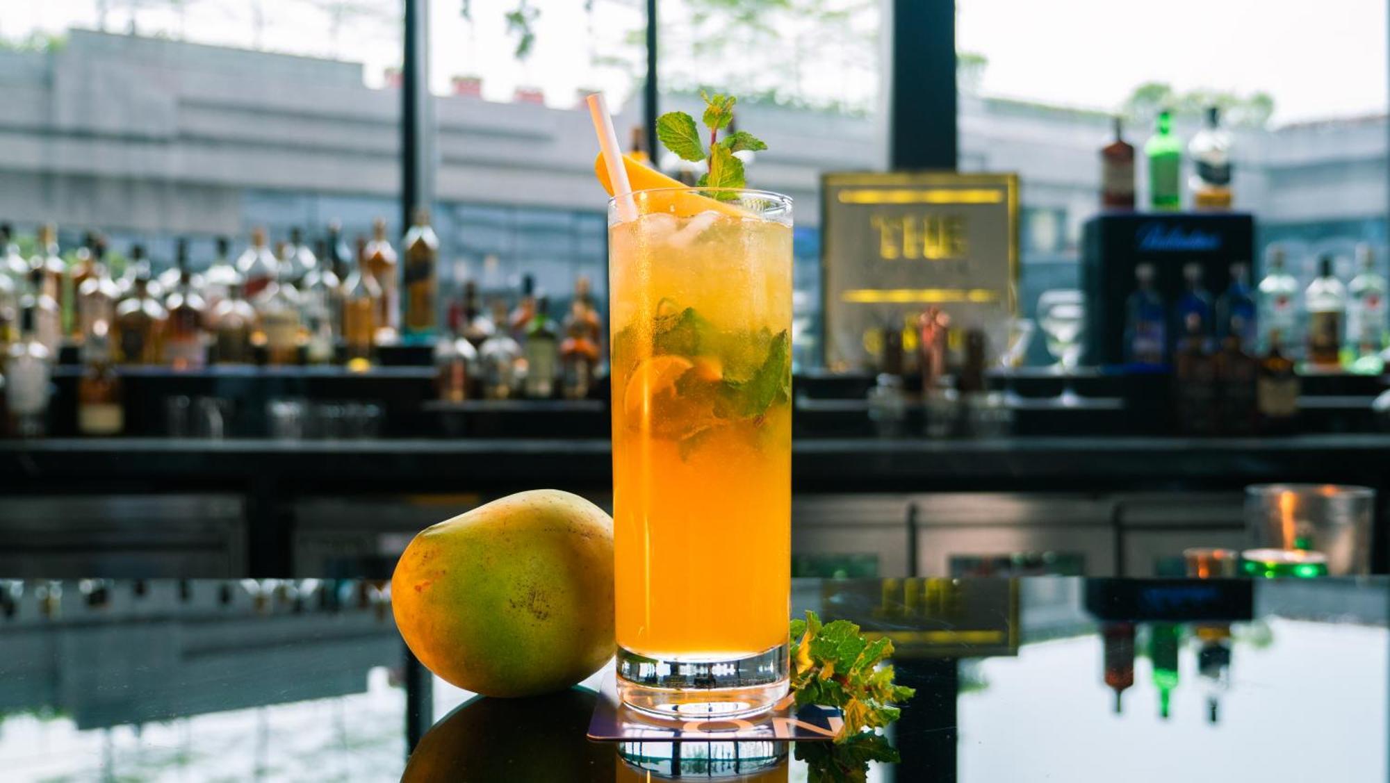 Novotel Kolkata Hotel And Residences Calcutá Exterior foto A mango cocktail