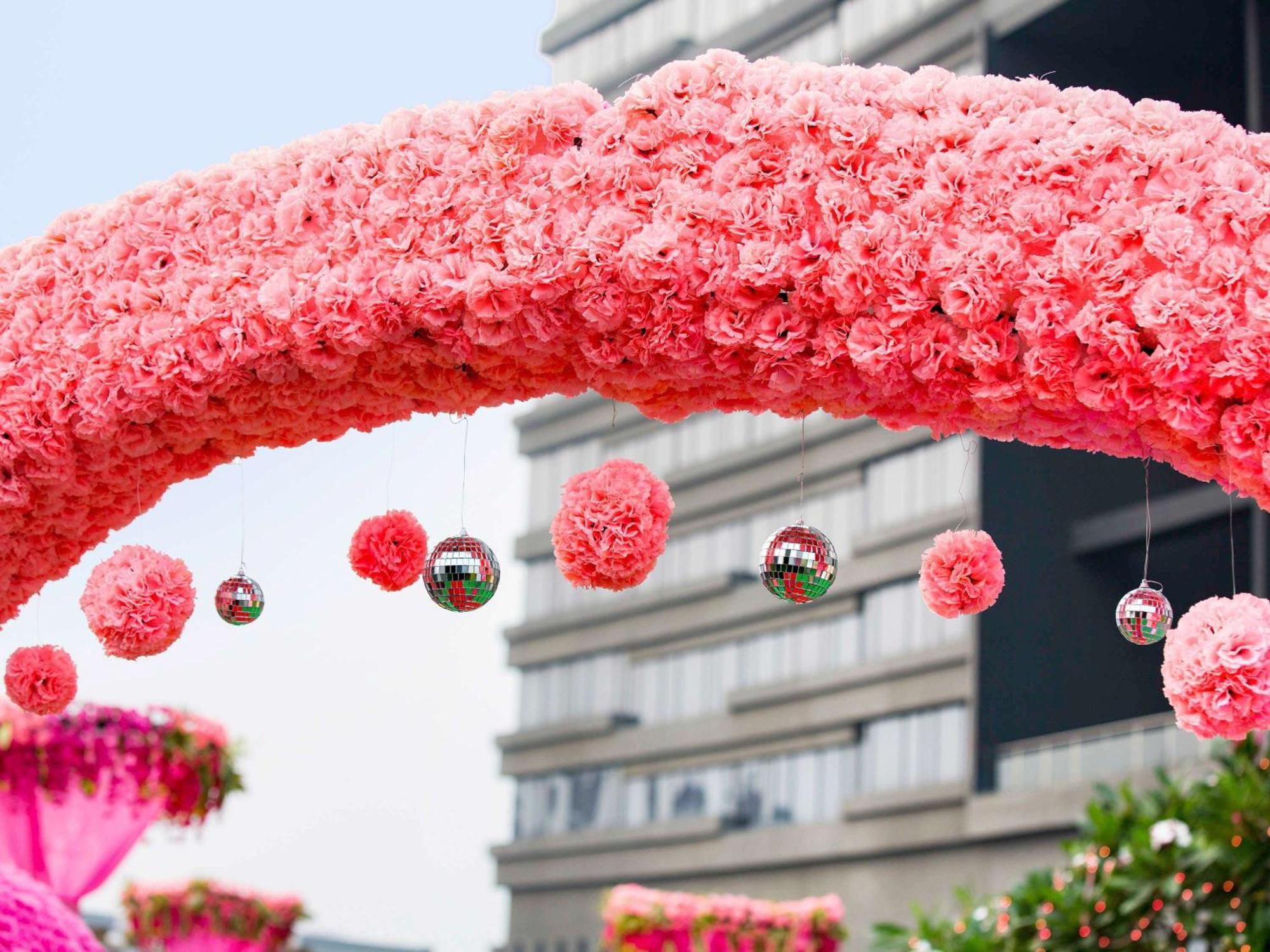 Novotel Kolkata Hotel And Residences Calcutá Exterior foto Flower Festival in Japan