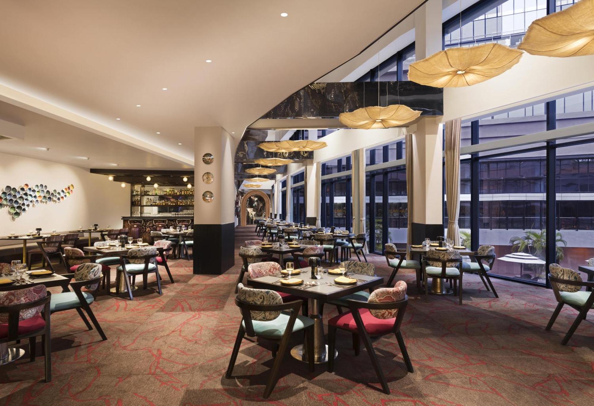Novotel Kolkata Hotel And Residences Calcutá Exterior foto The restaurant